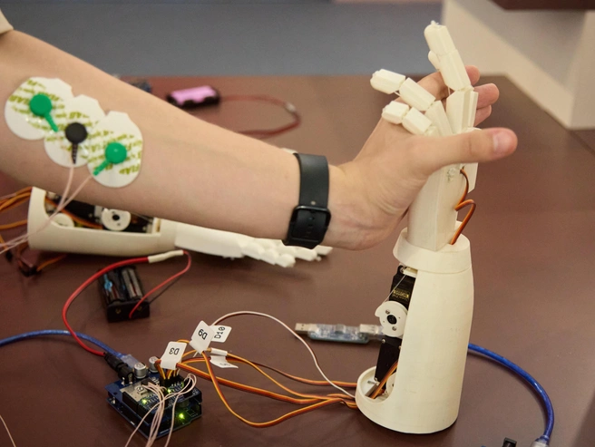 Билл Гейтс считает, что искусственный интеллект в ближайшем будущем возьмет на себя основную часть профессиональных обязанностей | Источник: Дмитрий Толстошеев / MSK1.RU