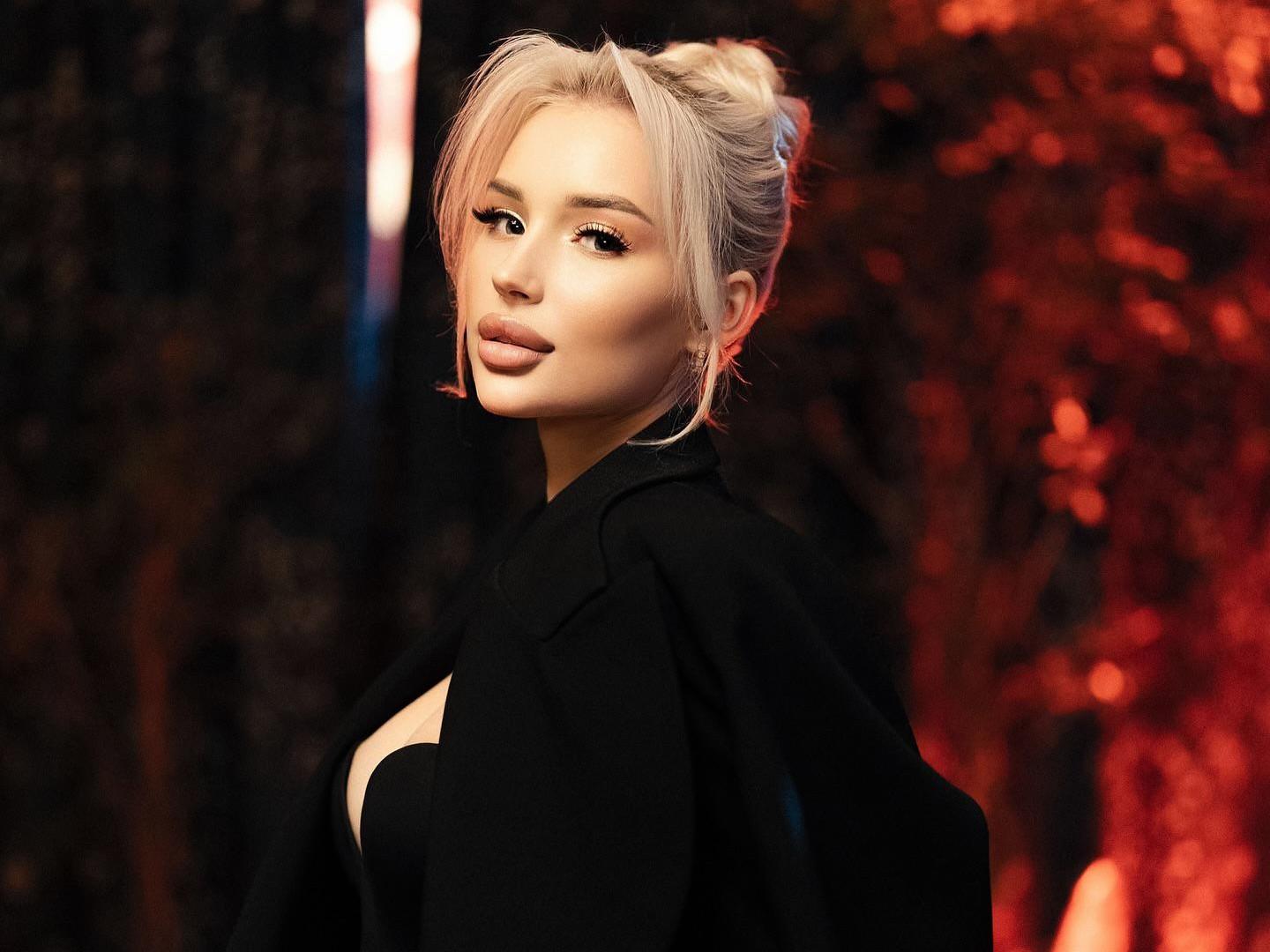 Кто такая Катя Лукьянова, которая забеременела от женатого Пирцхалавы