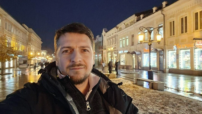 А в свободное время гуляет по Самаре  | Источник: Александр Фомин / T.me 