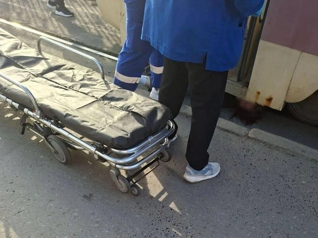 Девушка была в сознании и разговаривала с очевидцами  | Источник: читатель E1.RU 