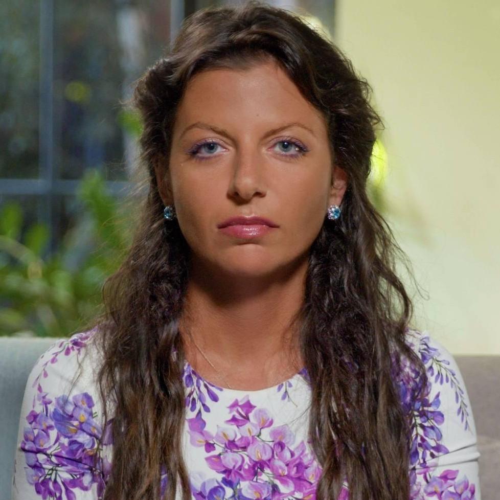 Маргарита Симоньян проходит химиотерапию, но вернулась к съемкам: «Тигран бы меня не понял. Кстати, последний раз записываюсь без парика»