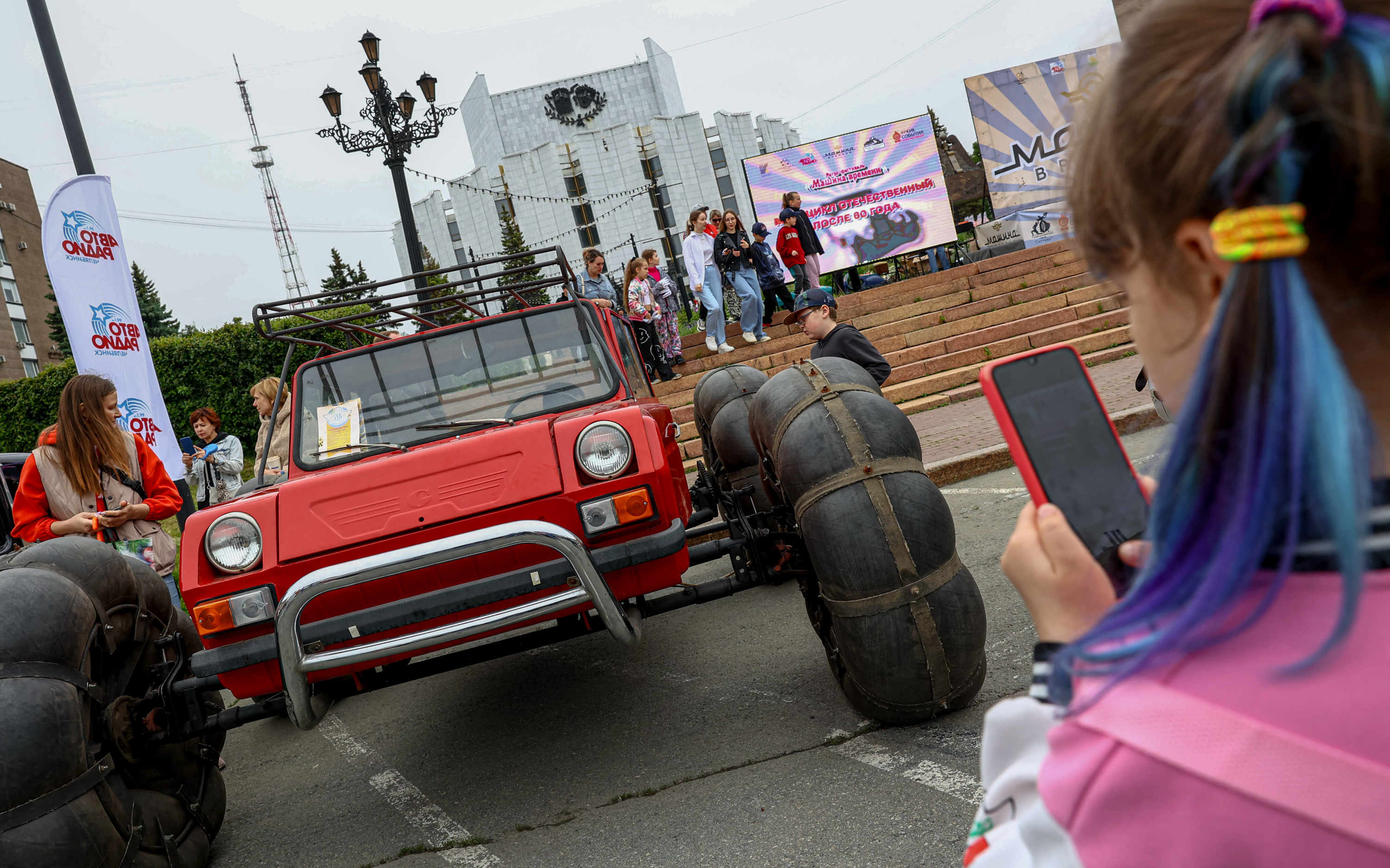 Фестиваль «Машина времени» с ретро-техникой в Челябинске: фоторепортаж - 8  июня 2024 - 74.ру