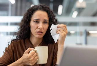 «Коллега убедила коллектив устроить бойкот, пытаюсь узнать, в чем дело, но все как в рот воды набрали»