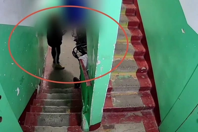 Оренбурженка украла коляску в подарок беременной матери