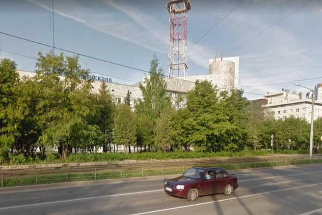 Теперь в инспекции рядом с остановкой «Авторадио» можно только сдать экзамены и обменять удостоверения | Источник: Google.com/maps