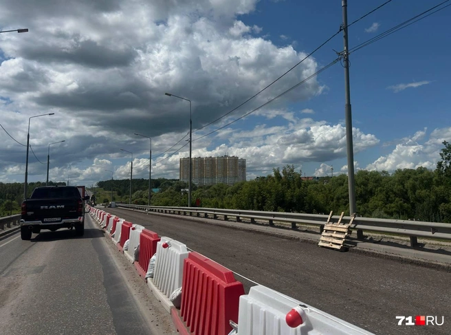 На время ремонта перекрывали участок длиной в несколько сотен метров | Источник: Виктория Денисова / 71.RU