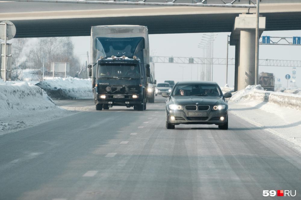 На трассе Пермь — Екатеринбург полностью перекрыли движение в одну сторону