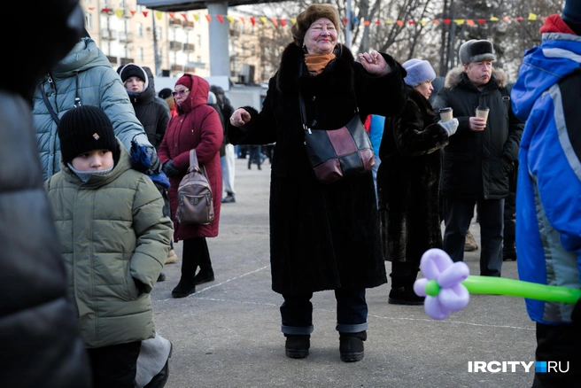 В пляс пустились все | Источник: Арсений Чекмарёв / «ИрСити»