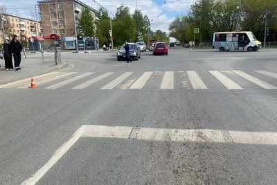 Водитель сбил школьницу на Есенина и скрылся