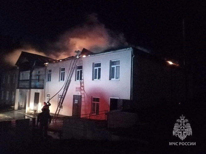 Клуб тушили до двух часов ночи | Источник: ГУ МЧС по Забайкальскому краю / T.me
