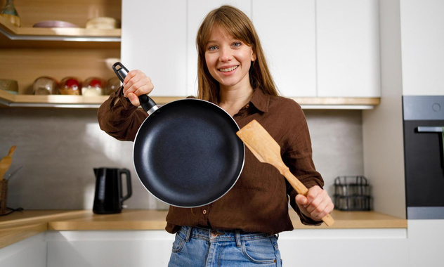 Вредные советы: 10 способов испортить сковородку с антипригарным покрытием