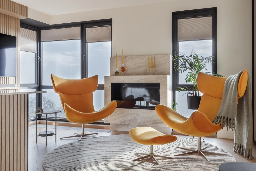 Кресла, журнальный стол и ковер, BoConcept. | Источник: Михаил Чекалов. стиль: Зарина Калинина