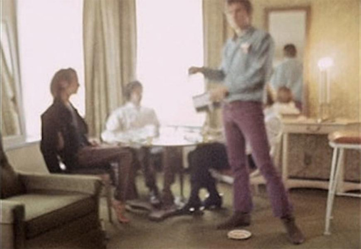 Кадры невероятной хроники: Харрисон Форд на работе в группе The Doors