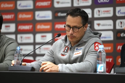 Guy Boucher calls fight 'ladies' handbag brawl' after Avangard win