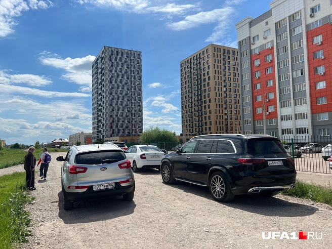 Тротуар, оказывается, был | Источник: Андрей Бирюков / UFA1.RU