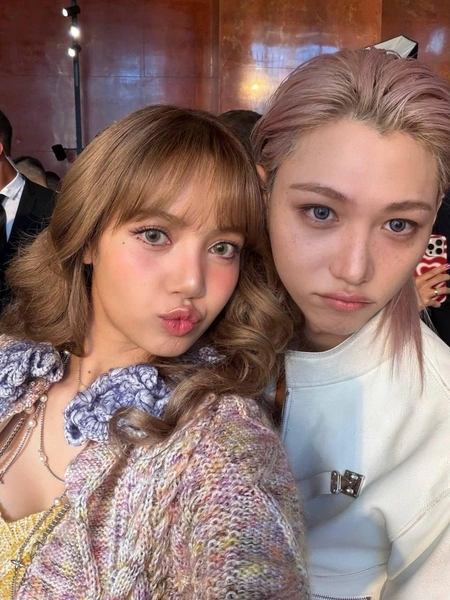Источник: @lalalalisa_m