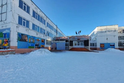 Школа в Сургуте отремонтирует аварийный корпус за 500 млн