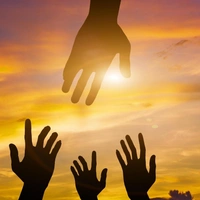 Минус треть близких друзей за 30 лет: правда ли, что мы разучились дружить?