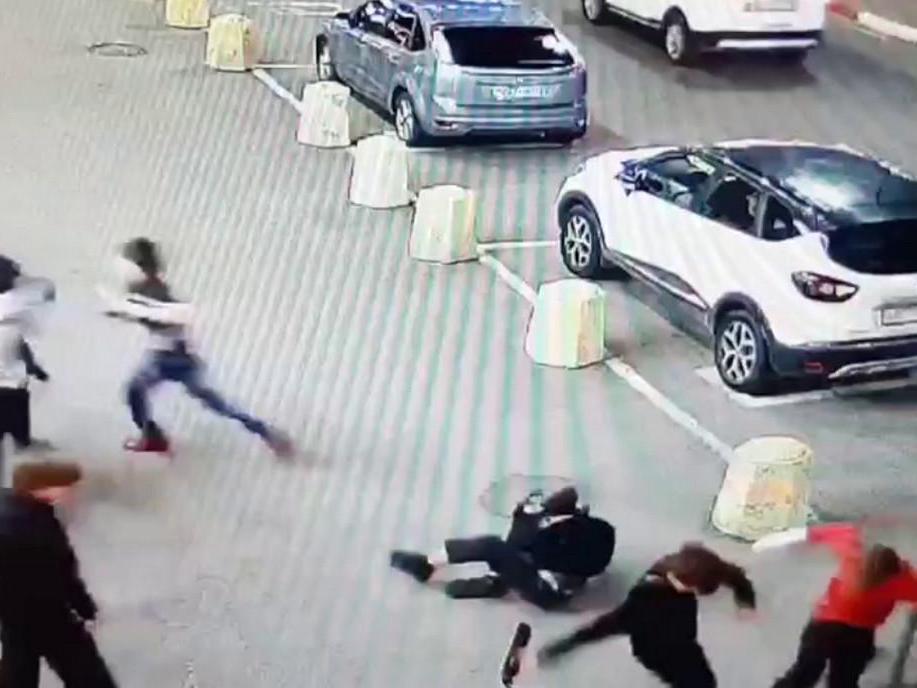 Четверо задержаны после драки подростков у ТРК