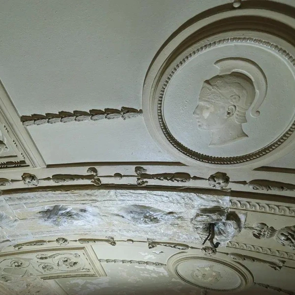 Фрагменты лепнины на потолке аванзала | Источник: Автор фото Дмитрий Егоров, предоставлено пресс-службой ВТБ