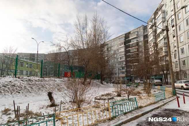 Этот дом, кажется, не закончится | Источник: Мария Ленц / NGS24.RU