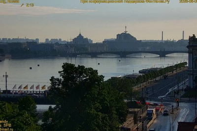 Спокойное утро сменится ненастьем: в Петербурге ливни и град