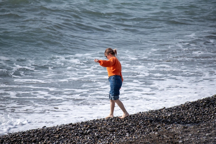 «Не жить теперь?» Россияне объяснили, почему едут отдыхать в Сочи, несмотря на налеты БПЛА «Не жить теперь?» Россияне объяснили, почему едут отдыхать в Сочи, несмотря на налеты БПЛА