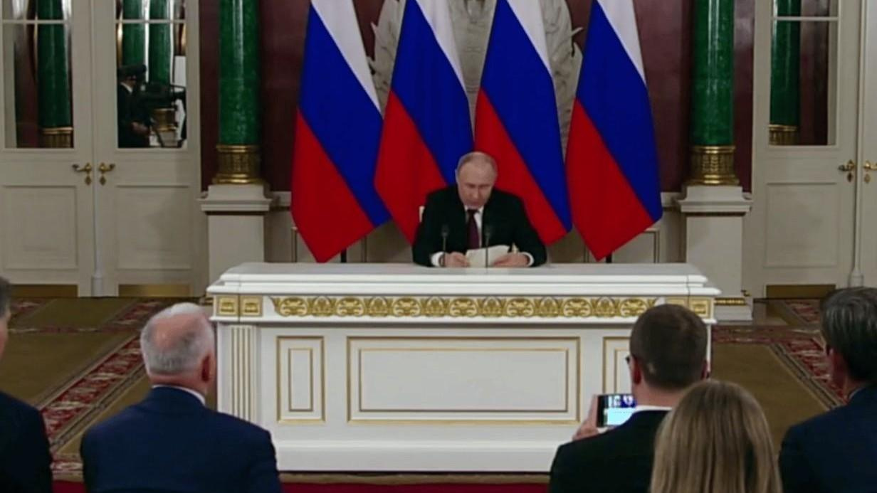 Путин предложил Киеву возобновить прямые переговоры