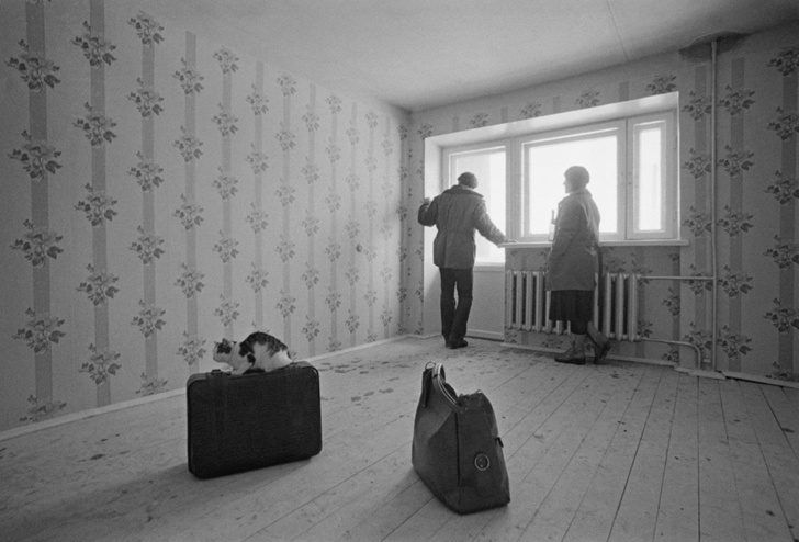 За мебелью стояли в очередях, но зато не знали ипотеки: 25 фотографий советского новоселья