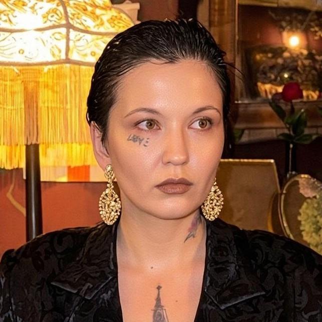 «Тебя некем заменить в магазине!»: Анна Вас и Иван Ланских, уволившие Тамару из-за смерти дедушки, записали странное видео