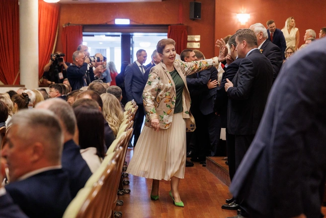 Вице-губернатор Тюменской области Ольга Кузнечевских дает пятюню  | Источник: Ирина Шарова / 72.RU