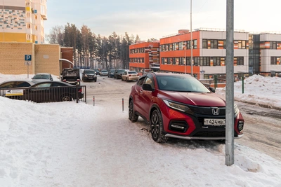 Красноярцы о парковке во дворах: «Кто успел, тот успел»