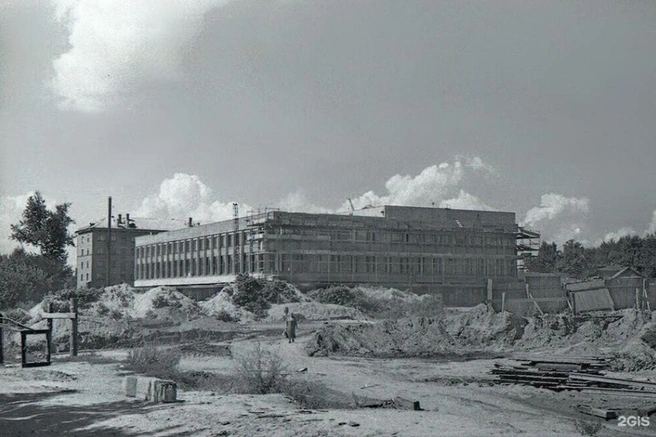 Строительство ЦУМа, 1960-е годы | Источник: Роман Негонов / 2gis.ru