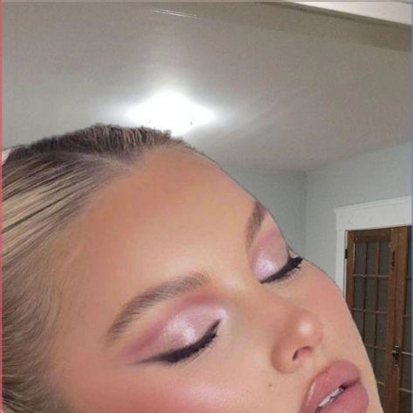 макияж на новый год 2026, новогодний макияж 2026, новогодний макияж, макияж на новый год, легкий макияж на новый год, какой макияж на новый год, новогодняя косметика | Источник: Pinterest