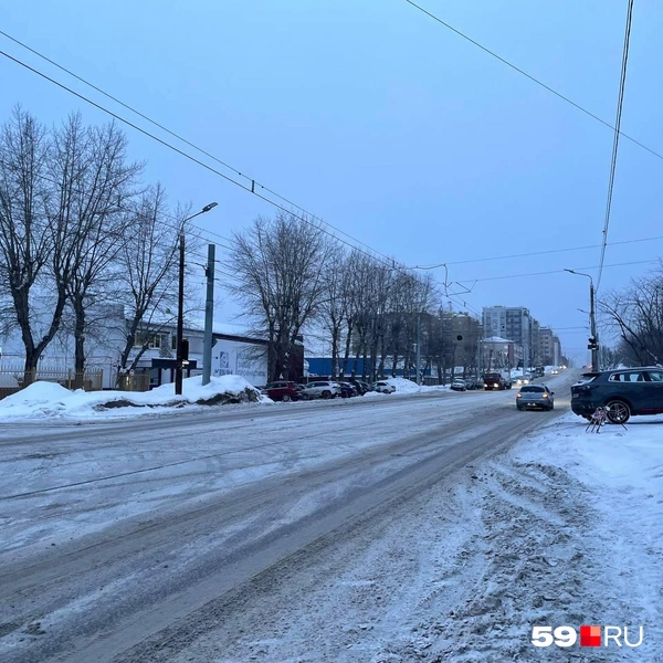 Такая обстановка сейчас на улице Дзержинского | Источник: Тома Минадзе / 59.RU