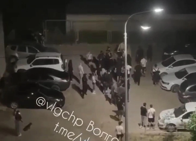 Разборки начались около полуночи во дворе по 8-й Воздушной армии | Источник: Vlgchp / T.me