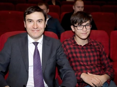 19-летний сын сценаристки Анны Козловой и писателя Сергея Шаргунова погиб под колесами машины
