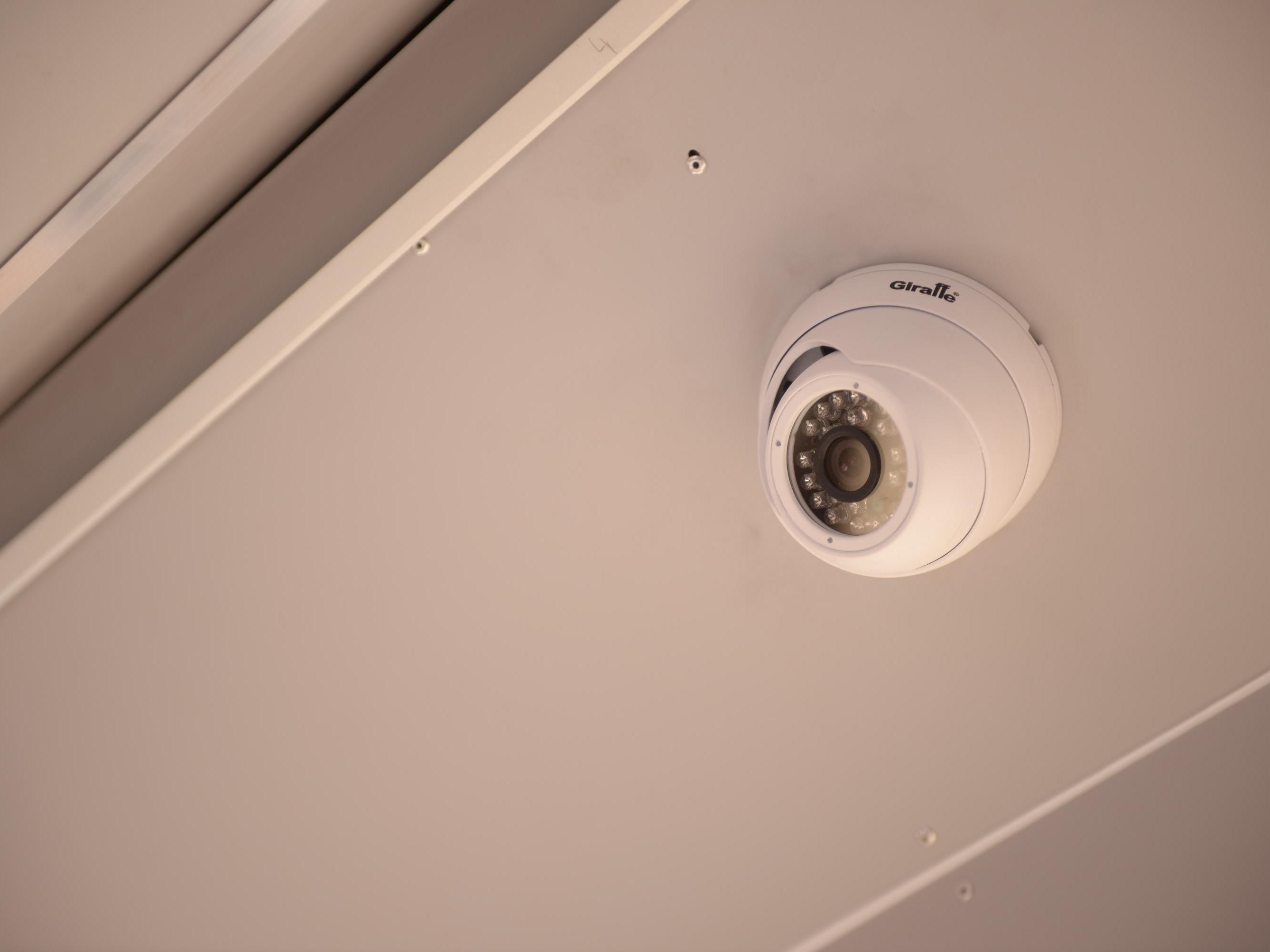 Скрытая камера в туалете: с артёмовца взыскали компенсацию