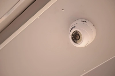 Суд обязал жителя Артёма выплатить за скрытую камеру