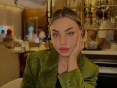 Сделала пластику груди, а после узнала, что была на 5 неделе беременности: история похудевшей на 60 кг Дианы Григорян