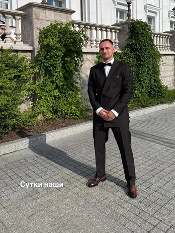 Литвин выбрал обычный классический костюм