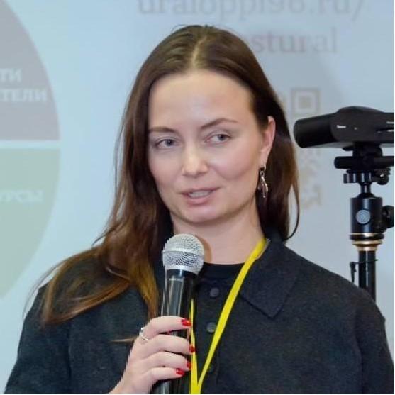 <p>Елена Тевс</p>