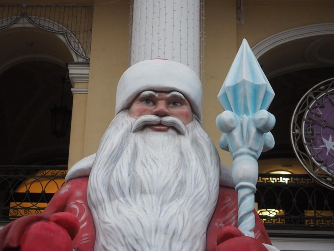 В сквере у Дома Советов в Оренбурге появятся Дед Мороз и Снегурочка | Источник: Михаил Огнев / FONTANKA.RU