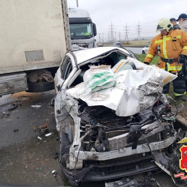 ДТП с фурами больше трёх часов тормозит Софийскую. Пострадавший в тяжёлом состоянии | Источник: Петербургская полиция/Telegram