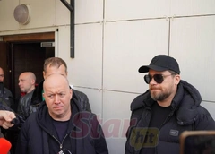 Молчание, глаза, полные скорби: Гарик Харламов и Сергей Бурунов провожают Романа Попова в последний путь