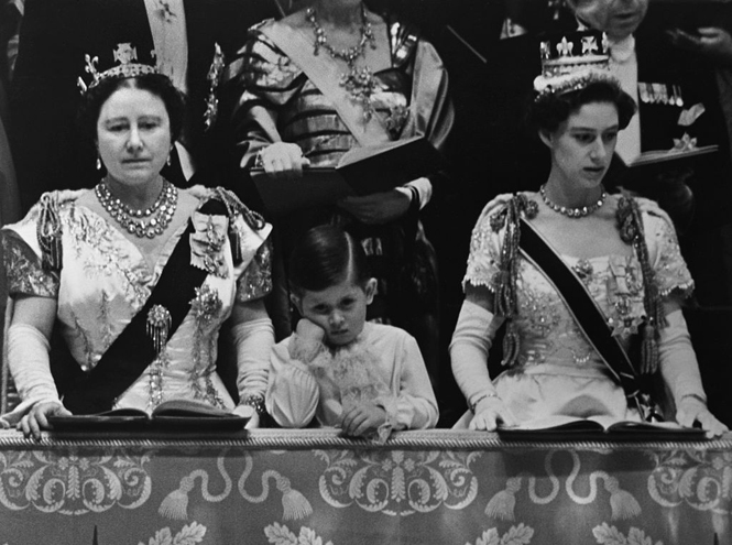 Почему принцесса Маргарет была расстроенной на коронации Елизаветы II