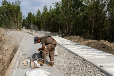 В Сургуте возводят набережную на Сайме с обзорной площадкой