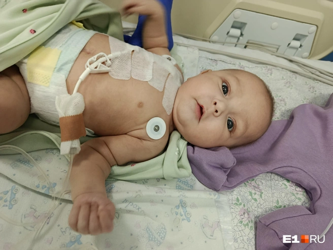 Из Тюмени ребенка перевезли в Москву, где малышке сделали еще одну операцию, а потом выписали | Источник: Евгения Овчинникова