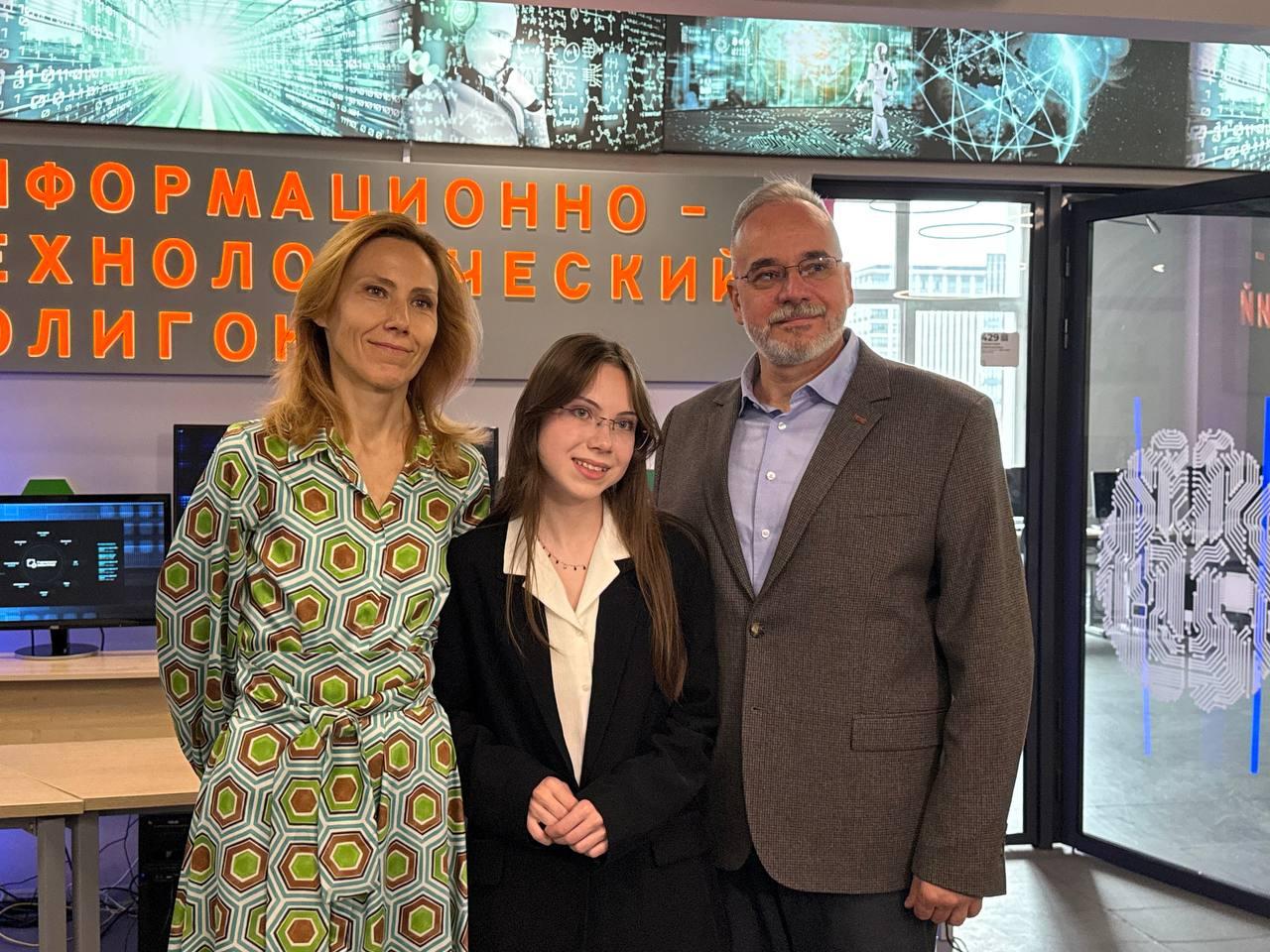 «Мне до сих пор тяжело в это поверить». Первая в истории 500-балльница в России рассказала, как она готовилась к ЕГЭ