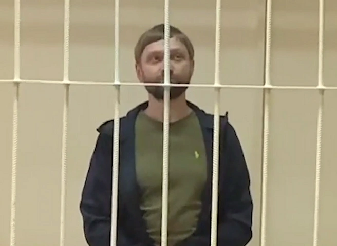 Блогер-сыроед Лютый получил восемь лет колонии по делу о гибели своего сына | 62.ru